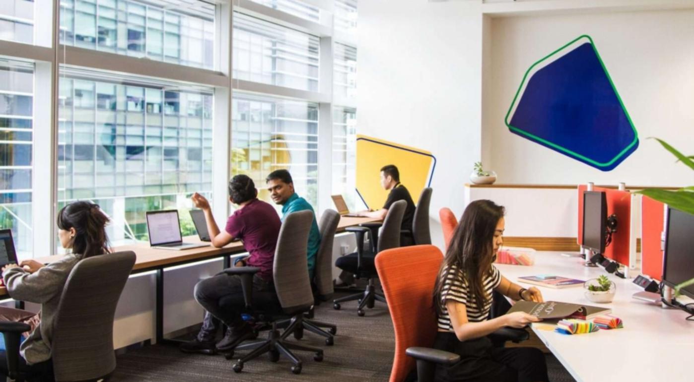 Teamarbeit bei Firanelosen - gemeinsam an Bildungslösungen arbeiten